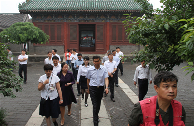 市委书记李公乐莅临安阳民俗博物馆视察调研(图1) 市委书记李公乐莅临安阳民俗博物馆视察调研(图1)