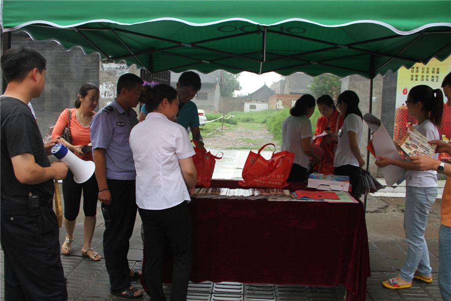 安阳民俗博物馆与中国联通安阳分公司联合举办“享传统文化,看琴•书表演,用联通光纤”活动(图2) 安阳民俗博物馆与中国联通安阳分公司联合举办“享传统文化,看琴•书表演,用联通光纤”活动(图2)