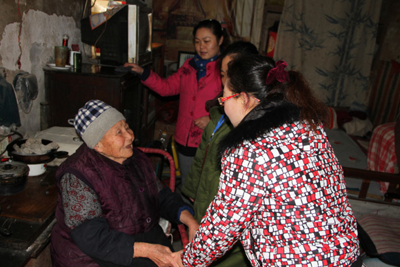 学雷锋，温情行