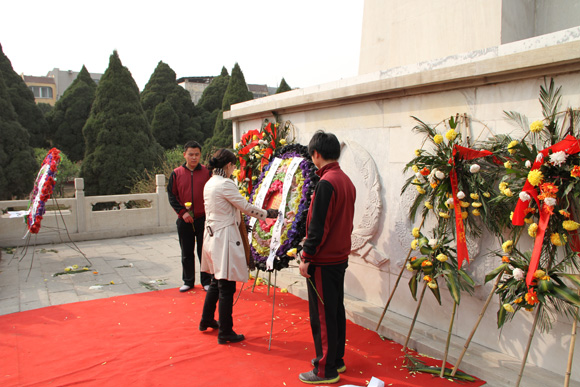 缅怀革命先烈，弘扬民族精神(图2)