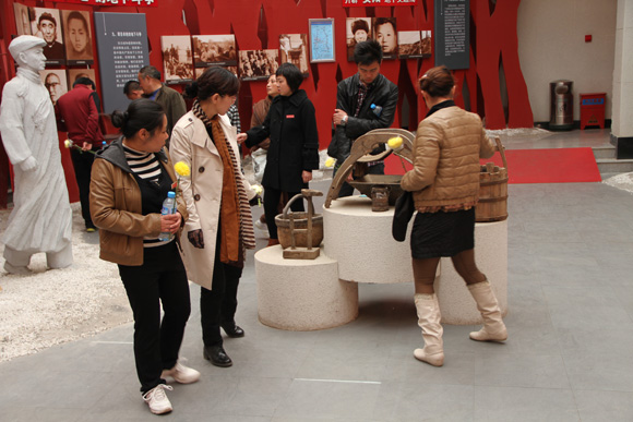 缅怀革命先烈，弘扬民族精神(图4)