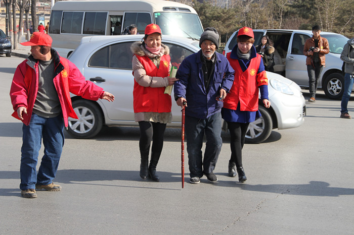 学雷锋  我们一直在行动(图2)