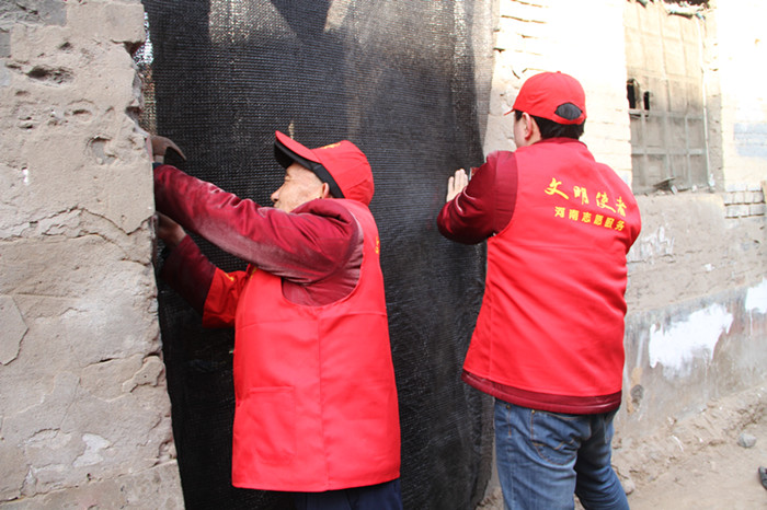 我馆党员志愿者走进社区,帮助社区开展卫生整治活动(图2) 我馆党员志愿者走进社区,帮助社区开展卫生整治活动(图2)