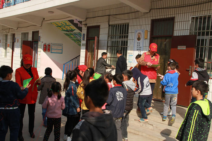 安阳民俗博物馆开展农村结对帮扶活动(图4) 安阳民俗博物馆开展农村结对帮扶活动(图4)