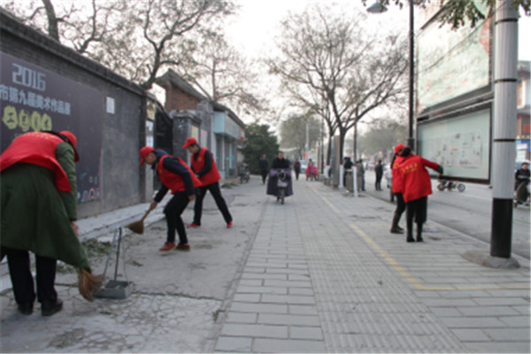 安阳民俗博物馆志愿者走进社区开展“蓝天碧水间·防治靠大家”志愿者服务活动(图3)