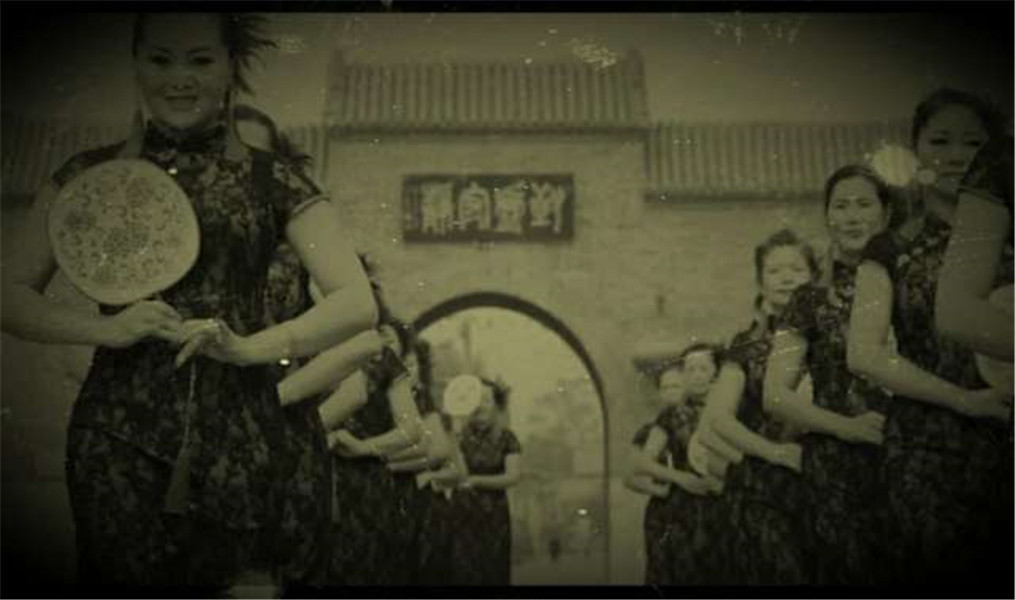 “邀您一起过元宵”---“锦裳添花”---传统服饰现场展演活动预告(图2) “邀您一起过元宵”---“锦裳添花”---传统服饰现场展演活动预告(图2)