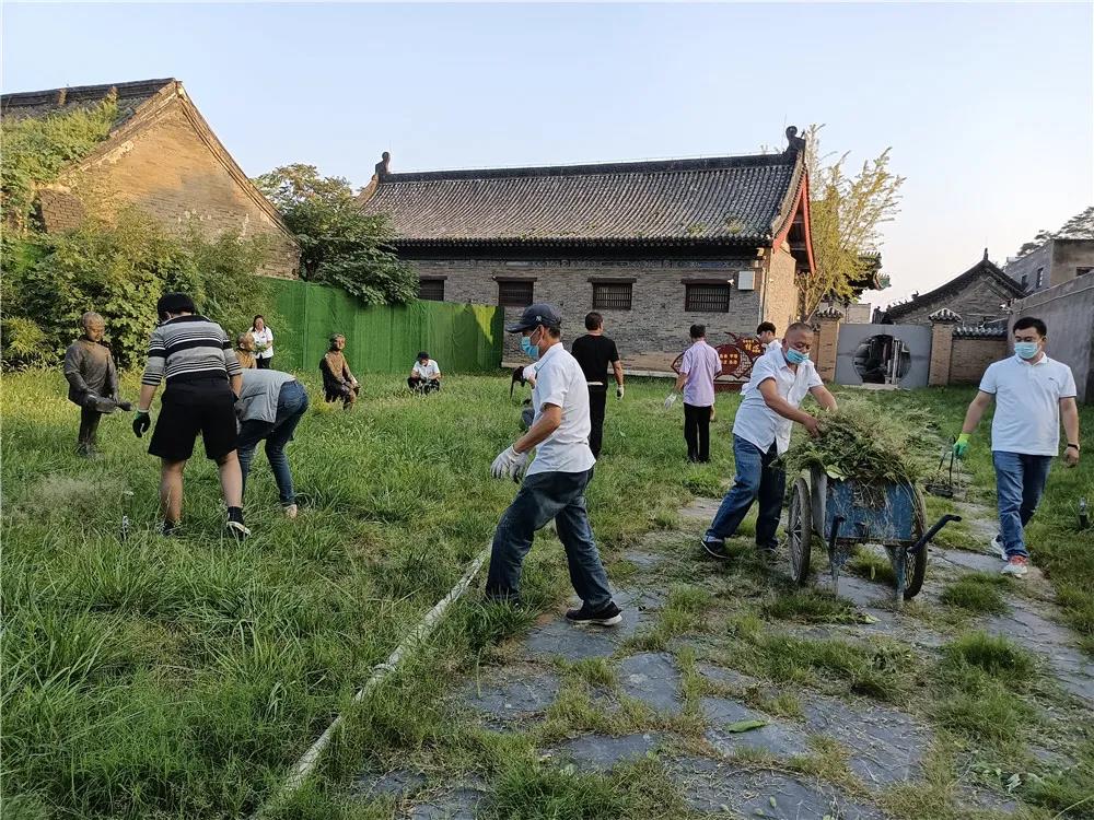 安阳民俗博物馆党支部开展“义务拔草展新风”主题党日活动(图2) 安阳民俗博物馆党支部开展“义务拔草展新风”主题党日活动(图2)